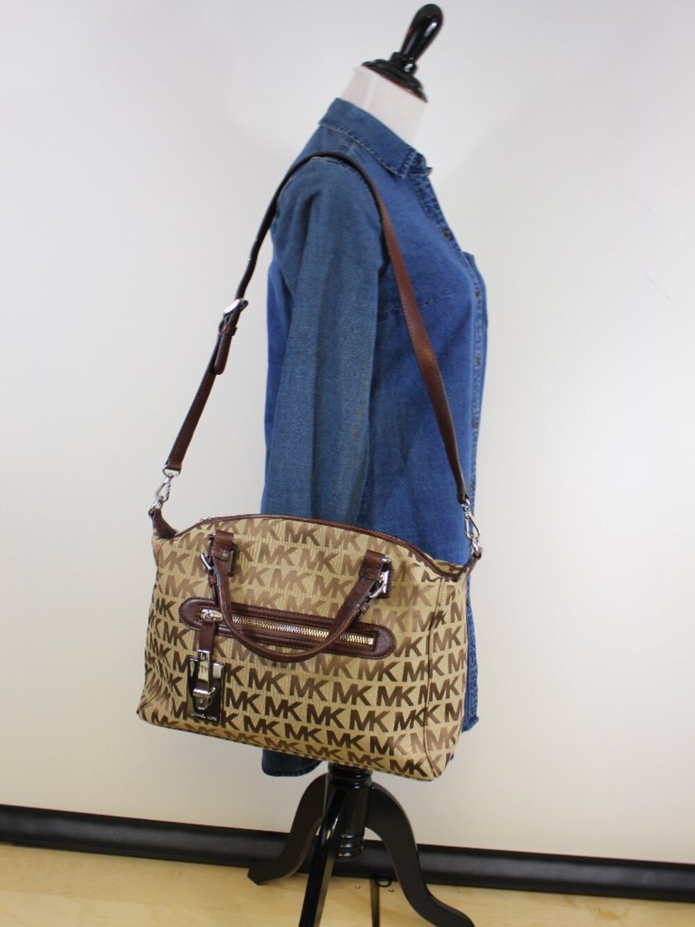 Michael Kors Grayson Satchel MK Logo Canvas Leather Brown Dome Bag Large Crossbo